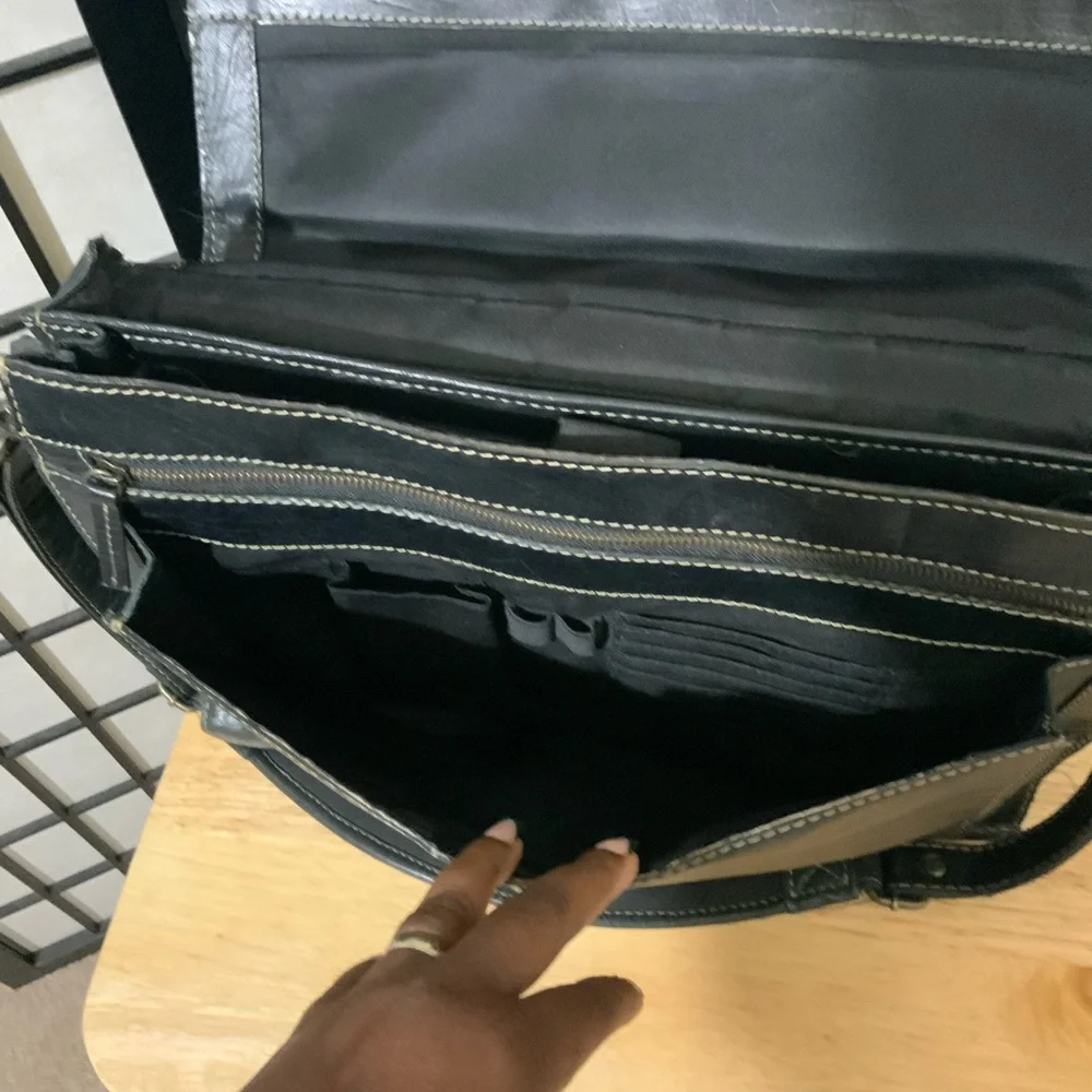 Vintage WILSON Genuine Leather Men’s Briefcase In Black.